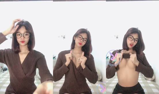 Bokep online abg kacamata sange mainin uting